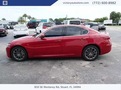 Used 2017 Alfa Romeo Giulia AWD image 6