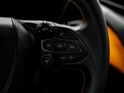 Used 2024 Lamborghini Revuelto image 19