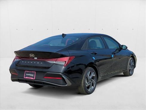 New 2025 Hyundai Elantra Sport image 5