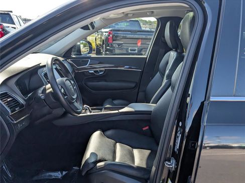 Used 2016 Volvo XC90 T8 Momentum w/ Vision Package image 17