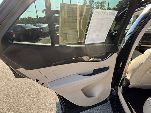Used 2022 Buick Envision Essence w/ Safety Package image 25