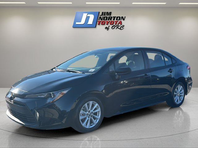Used 2026 Toyota Corolla LE w/ LE Premium Package FWD image 1