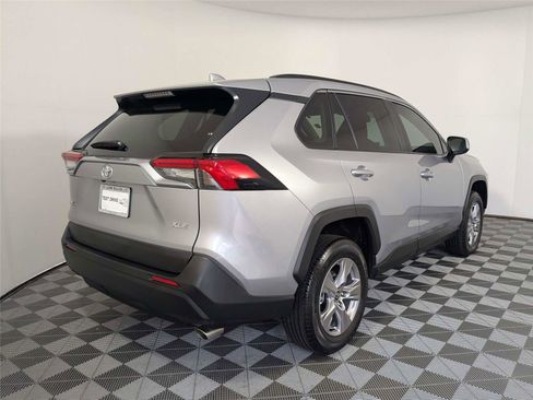 Used 2025 Toyota RAV4 XLE FWD image 5