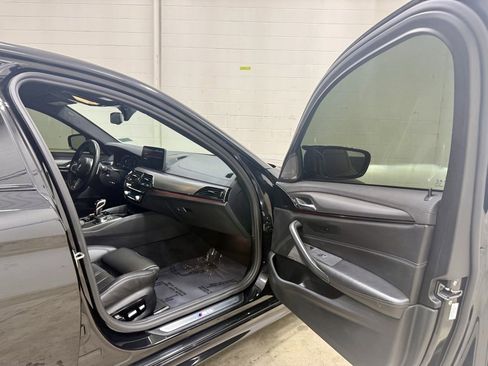 Used 2023 BMW M5 image 30