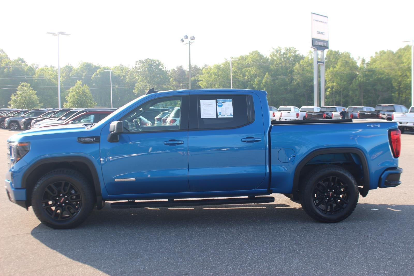 Used 2022 GMC Sierra 1500 Elevation AWD/4WD image 4