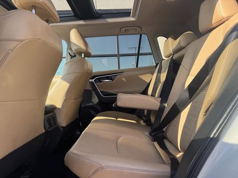 Used 2021 Toyota RAV4 Limited image 23