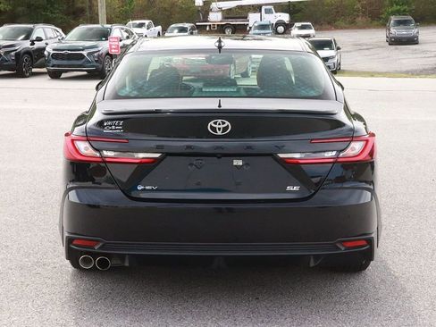 Used 2025 Toyota Camry SE image 6