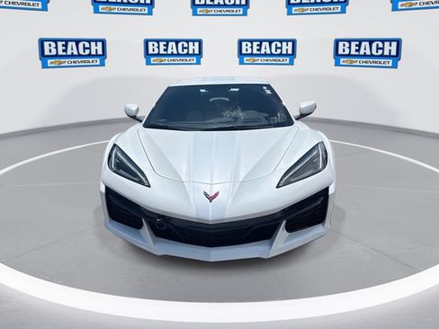 Used 2023 Chevrolet Corvette Z06 RWD image 3