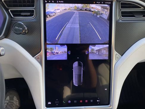 Used 2017 Tesla Model X 75D image 16