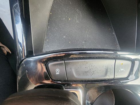 Used 2025 Chevrolet Trax LT image 22