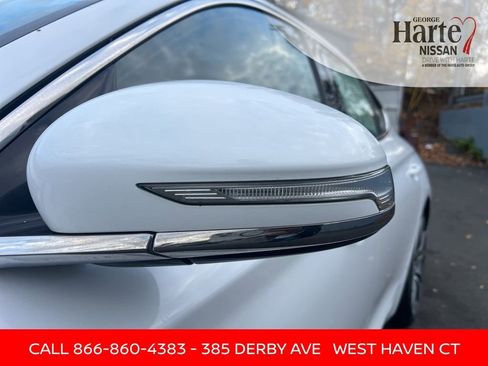 Used 2023 Genesis G70 2.0T image 25