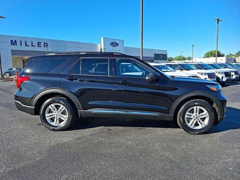 Certified 2023 Ford Explorer XLT AWD/4WD image 7