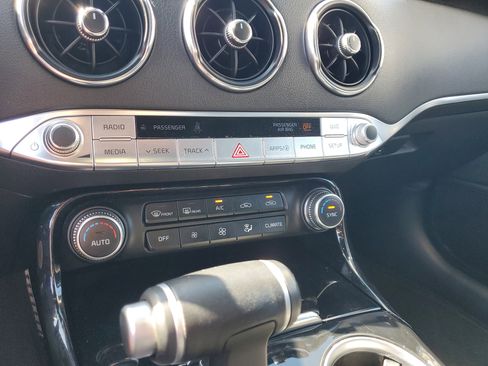 Used 2021 Kia Stinger GT-Line image 25