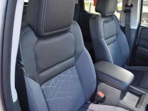 Certified 2025 Nissan Frontier SV w/ SV Convenience Package RWD image 60