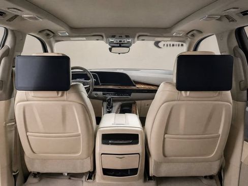 Used 2022 Cadillac Escalade Sport Platinum RWD image 11