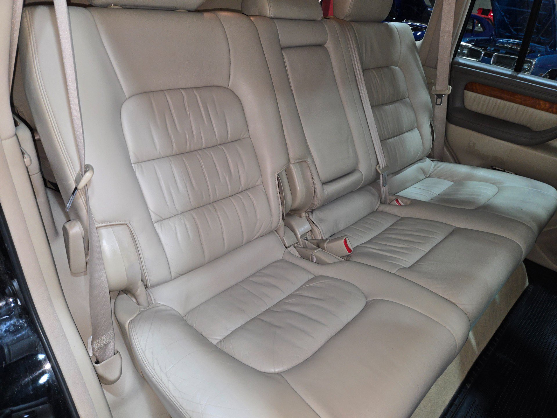 Used 2004 Lexus LX 470 4WD image 10