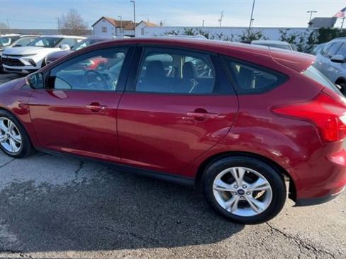 Used 2013 Ford Focus SE w/ SE Winter Pkg image 7