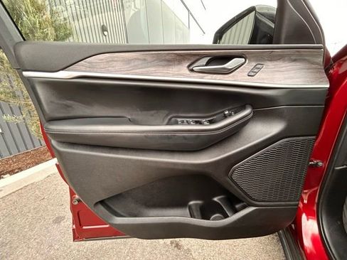 Used 2023 Jeep Grand Cherokee Limited w/ Trailer Tow Prep Group (B) image 27