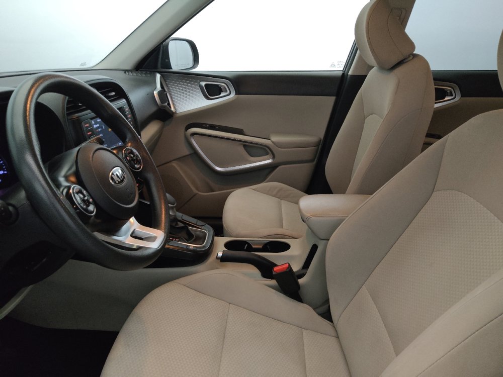 Used 2020 Kia Soul LX FWD image 17