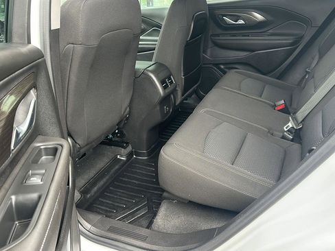 Used 2022 GMC Terrain SLE w/ Driver Convenience Package image 8