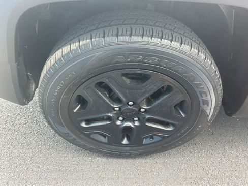 Used 2018 Jeep Renegade Trailhawk AWD/4WD image 29