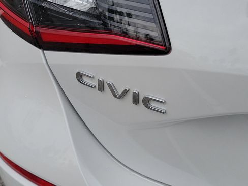 Used 2024 Honda Civic Sport image 8