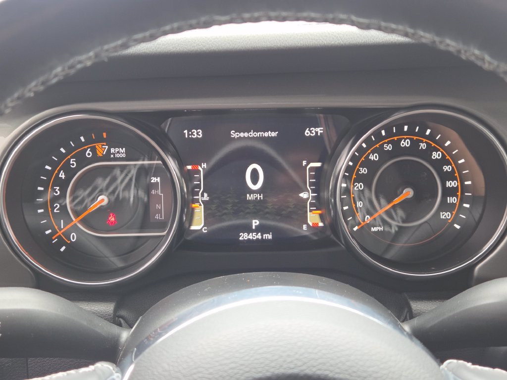 Used 2022 Jeep Gladiator Overland w/ LED Lighting Group AWD/4WD image 34