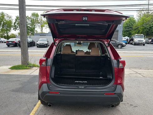 Used 2022 Toyota RAV4 LE AWD/4WD image 27