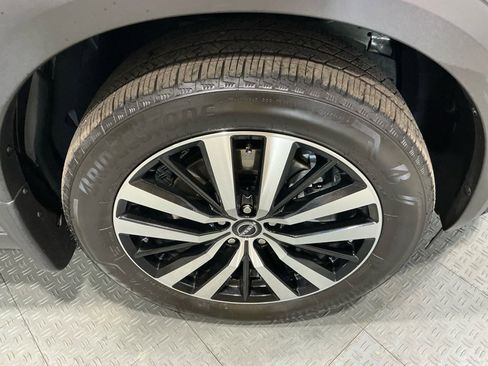 Used 2024 Nissan Pathfinder Platinum w/ Cargo Package image 52