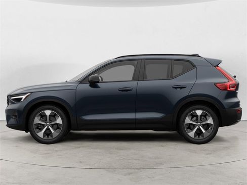 New 2026 Volvo XC40 B5 Plus w/ Climate Package image 2
