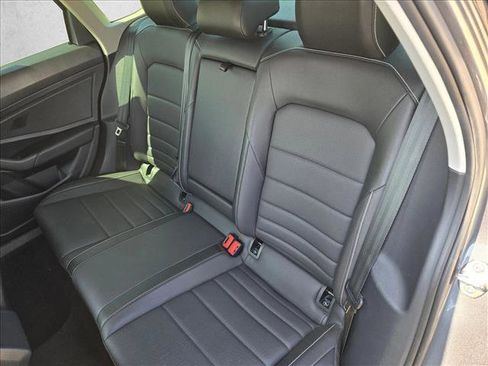 Used 2024 Volkswagen Jetta SE image 17