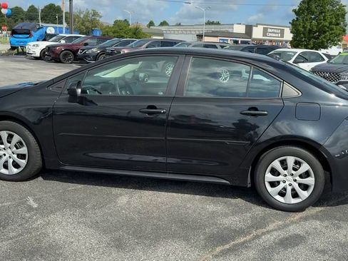 Used 2022 Toyota Corolla LE FWD image 4