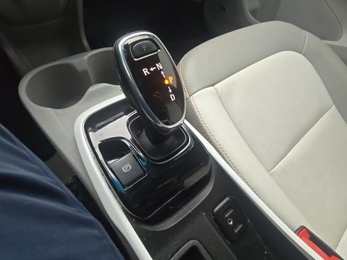 Used 2019 Chevrolet Bolt Premier w/ Infotainment Package image 16