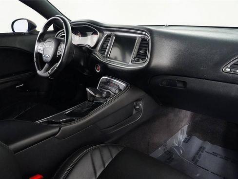 Used 2016 Dodge Challenger SRT Hellcat RWD image 34