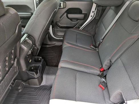 Used 2021 Jeep Wrangler Unlimited Rubicon image 17