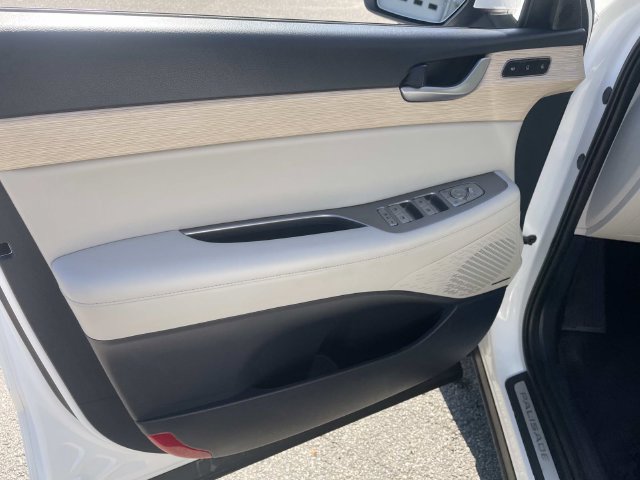 Used 2023 Hyundai Palisade Limited AWD/4WD image 18