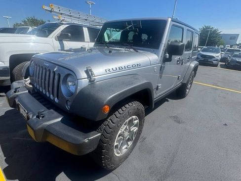 Used 2014 Jeep Wrangler Unlimited Rubicon w/ Dual Top Group AWD/4WD image 3