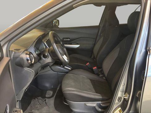Used 2020 Nissan Kicks SV FWD image 8