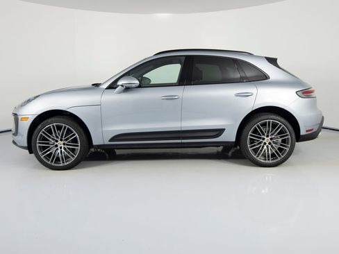 Certified 2026 Porsche Macan AWD/4WD image 2
