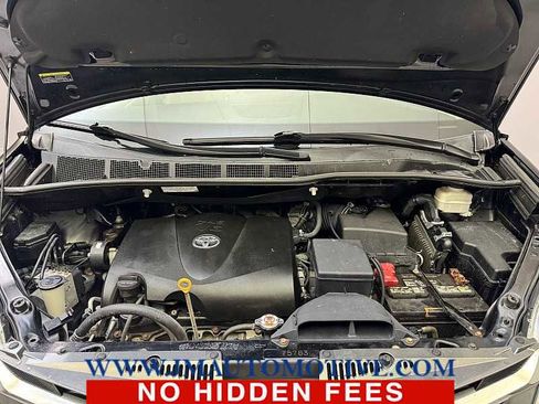 Used 2020 Toyota Sienna XLE FWD image 10