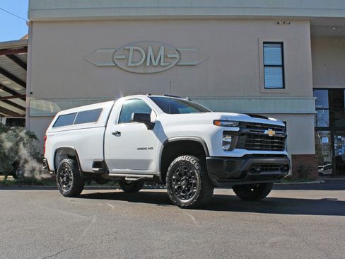 Used 2024 Chevrolet Silverado 2500 W/T w/ WT Convenience Package image 5