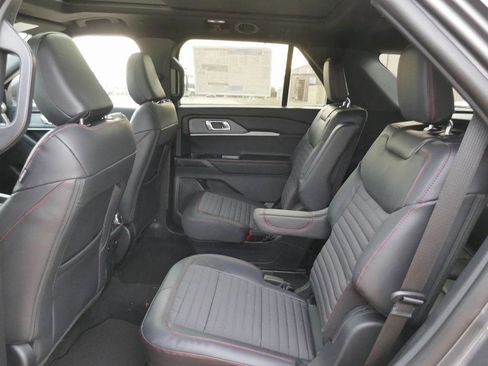 New 2026 Ford Explorer ST-Line w/ ST-Line Street Pack image 13