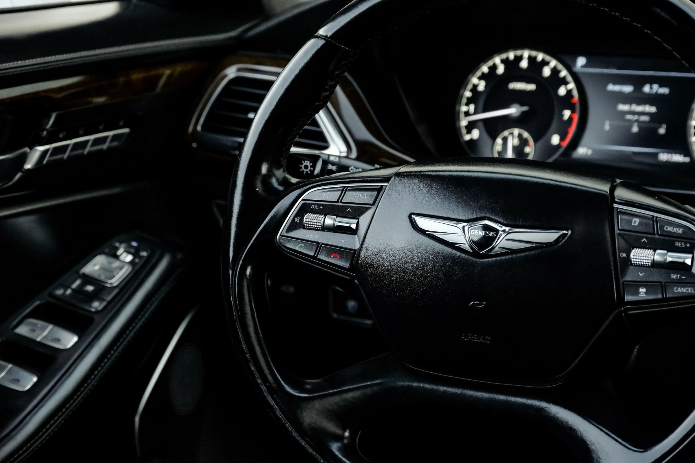 Used 2019 Genesis G90 5.0 Ultimate RWD image 25