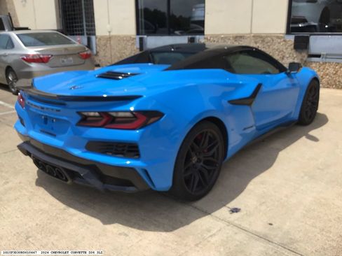 Used 2024 Chevrolet Corvette Z06 w/ Stealth Interior Trim Package RWD image 5