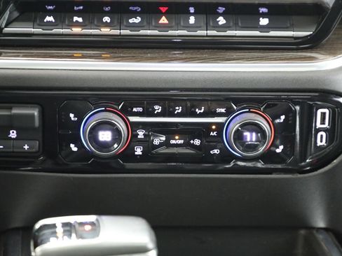 Certified 2022 Chevrolet Silverado 1500 LT Trail Boss w/ LT Trail Boss Premium Package AWD/4WD image 7