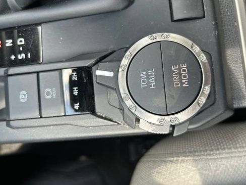 Used 2025 Toyota 4Runner SR5 AWD/4WD image 11