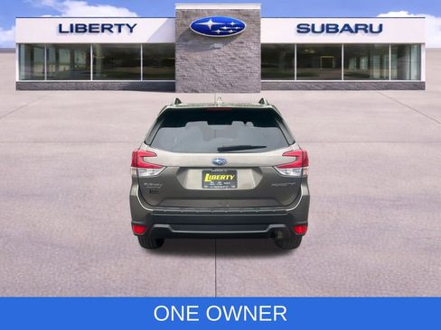 Used 2020 Subaru Forester Premium AWD/4WD image 3