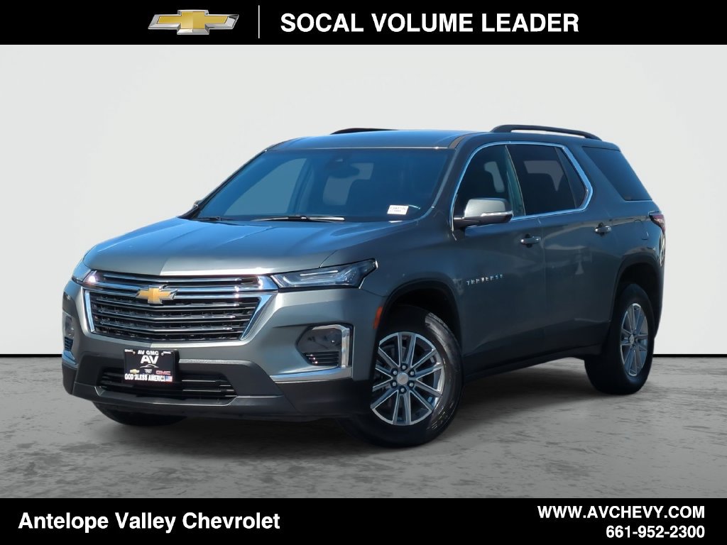 Used 2023 Chevrolet Traverse LT FWD image 1