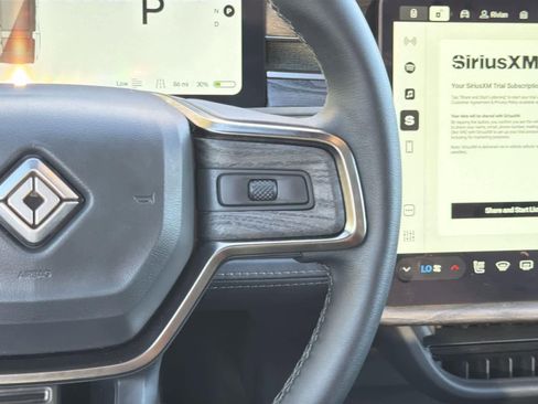 Used 2022 Rivian R1S Launch Edition image 14