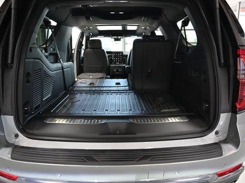 New 2026 GMC Yukon XL AT4 w/ AT4 Premium Package AWD/4WD image 33